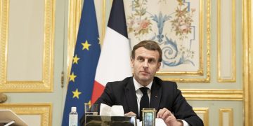 Εμμανουέλ Μακρόν: Πριν καλά-καλά αρχίσει η δεύτερη θητεία του, αντιμετωπίζει την πρόκληση των βουλευτικών εκλογών – Ένας δύσκολος γρίφος