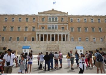 Κορονοϊός: Το 6ο κύμα είναι εδώ! “Χτυπάνε καμπανάκι” οι επιστήμονες – Τα κρούσματα είναι περισσότερα από όσα καταγράφονται – Αυξάνονται οι εισαγωγές στα Νοσοκομεία