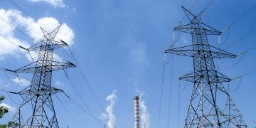 Τιμολόγια ρεύματος: Κατατέθηκε στη Βουλή η ρύθμιση για το πλαφόν με εφαρμογή από 1ης Ιουλίου – Στόχος η αναστολή της ρήτρας αναπροσαρμογής