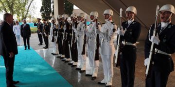 Ελληνοτουρκικό: Δεύτερο “Μητσοτάκης γιοκ” από τον Ερντογάν πριν τη Σύνοδο Κορυφής του ΝΑΤΟ – “Εγώ δεν κρατάω μούτρα”, είχε απαντήσει ο πρωθυπουργός 