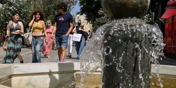 Κορονοϊός – Πρόβλεψη σοκ: Ίσως ξεπεράσουν τις 20.000 σήμερα Τρίτη τα κρούσματα – Κορύφωση 15 Ιουλίου – Είναι ήδη 4πλάσιες οι εισαγωγές στα Νοσοκομεία 