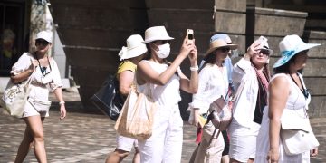 Ο κορονοϊός ξανάρχεται! Στα 23.748 εκτοξεύθηκαν τα κρούσματα – Ζητείται κυβερνητική παρέμβαση για να αποφύγουμε τα χειρότερα