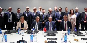 Διεύρυνση ΝΑΤΟ με Φινλανδία και Σουηδία: Έπιασαν τόπο οι απειλές Ερντογάν – Υπέγραψαν 3μερές Μνημόνιο που ικανοποιεί την Άγκυρα – Αιχμές η τρομοκρατία και οι εξαγωγές όπλων