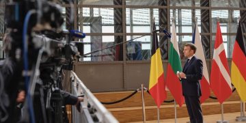 Σε κλίμα απάθειας οι Βουλευτικές εκλογές στη Γαλλία την Κυριακή – Ενώπιον συγκατοίκησης με Μελανσόν ο Μακρόν;