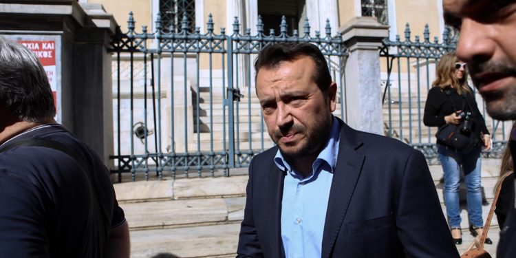 Στο Ειδικό Δικαστήριο ο Νίκος Παππάς  για τον διαγωνισμό των τηλεοπτικών αδειών το 2016 – Παράβαση καθήκοντος η κατηγορία – Μαζί και ο Καλογρίτσας