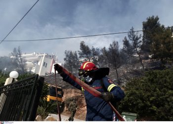 Μεγάλη πυρκαγιά μαίνεται σε Άνω Γλυφάδα και Βούλα – Εκκενώνονται οικισμοί και τα παιδικά χωριά SOS | ΦΩΤΟ
