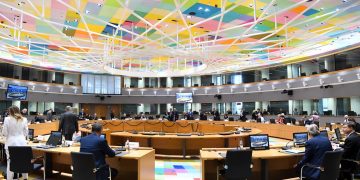 Eurogroup: Βάλτε φρένο στα επιδόματα – Προστασία μόνο των πιο ευάλωτων – Οι μειώσεις φόρων και των ειδικών φόρων κατανάλωσης να είναι προσωρινά μέτρα | ΦΩΤΟ