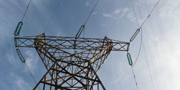 Ηλεκτρικό ρεύμα: Ανακοινώνονται τα τιμολόγια Αυγούστου – Οι καιρικές συνθήκες έδωσαν ρεκόρ στις τιμές χονδρικής – Ποιος είναι ο στόχος της κυβέρνησης
