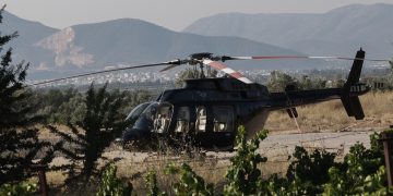 Daily Mail: Ο 22χρονος βρετανός τουρίστας έβγαζε selfie όταν σκοτώθηκε από τον έλικα του ελικοπτέρου – Σε εξέλιξη έρευνα για τυχόν ευθύνες του πιλότου | ΦΩΤΟ
