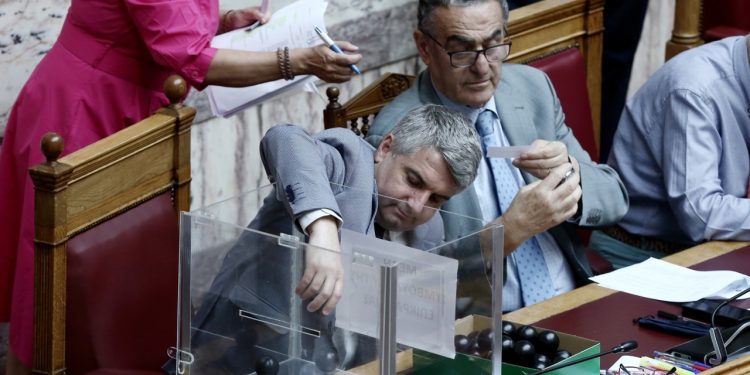 Δίκη Παπαγγελόπουλου: Κληρώθηκαν τα μέλη του Ειδικού Δικαστηρίου για τον τέως υπουργό – Έχει παραπεμφθεί για κατάχρηση εξουσίας και παράβαση καθήκοντος | ΦΩΤΟ