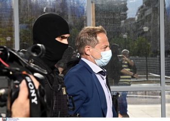 Δίκη Λιγνάδη: Καταδικάστηκε σε 12 χρόνια κάθειρξη για δύο βιασμούς ανηλίκων – Ελεύθερος μέχρι το Εφετείο – Αντιδράσεις για την απόφαση του Δικαστηρίου | ΦΩΤΟ