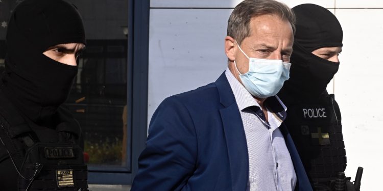 Πολιτική σύγκρουση κυβέρνησης – ΣΥΡΙΖΑ για τον Λιγνάδη – Η δικαστική απόφαση είναι ντροπή, λέει ο Ηλιόπουλος – Πορεύεστε στο βούρκο και την αθλιότητα, απαντά ο Οικονόμου