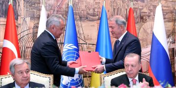 Συμφωνία Ρωσίας – Ουκρανίας – ΟΗΕ για τα σιτηρά, υπό το βλέμμα του Ερντογάν στην Κωνσταντινούπολη – Ελπίδες και επιφυλάξεις | ΦΩΤΟ