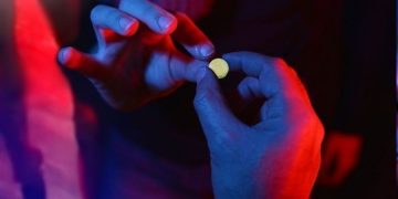 Απίστευτο σκάνδαλο! Νάρκωσαν 9 γυναίκες με χάπια βιασμού σε πάρτι του SPD στο Βερολίνο – Στην εκδήλωση συμμετείχε ο καγκελάριος Σολτς, υπουργοί και βουλευτές