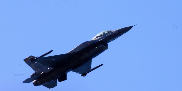 Σε “κενό αέρος” η τουρκική προπαγάνδα για την πτήση αμερικανικών Β-52 στο FIR Αθηνών – Τουρκικά F-16 παρεμβλήθηκαν σε συμφωνημένη με το ΝΑΤΟ πτήση
