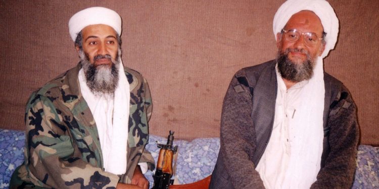 Οι ΗΠΑ σκότωσαν τον αλ Ζαουάχρι ηγέτη της Αλ Κάιντα – Ο διάδοχος του Μπιν Λάντεν κρυβόταν σε κρησφύγετο στην Καμπούλ – Mε drone το χειρουργικό χτύπημα | ΦΩΤΟ