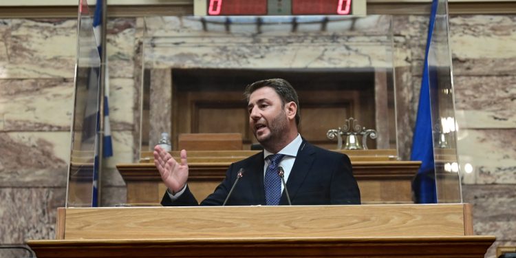 Ανδρουλάκης: Καλώ τον κ. Μητσοτάκη να πει αύριο στη Βουλή γιατί ήμουν δημόσιος κίνδυνος – Οι αποκαλύψεις δεν με φέρνουν πιο κοντά στον κ. Τσίπρα | ΦΩΤΟ