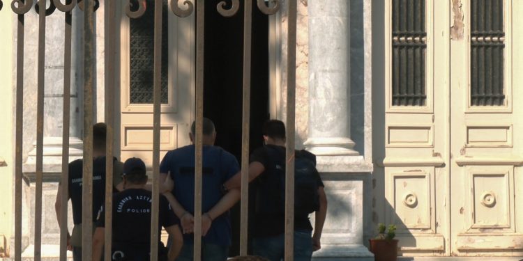 Την Τρίτη απολογείται ο 53χρονος αρχιφύλακας – προπονητής, που φέρεται να ενέχεται σε πράξεις βιασμού ανηλίκου στη Λέσβο