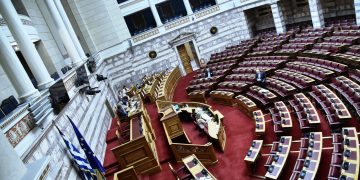“Άρχισαν τα όργανα” για τις υποκλοπές – Το ΠΑΣΟΚ ζητά άμεση σύγκληση της Επιτροπής Θεσμών της Βουλής – Τα πέντε πρόσωπα που θέλει να κληθούν σε ακρόαση – Πρόταση και για Εξεταστική