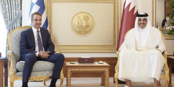 Ο Μητσοτάκης στη Ντόχα: Η Ελλάδα γέφυρα του Κατάρ με την Ευρώπη – Πύλη εισόδου ενέργειας για την ευρωπαϊκή αγορά μέσω Ρεβυθούσας και Αλεξανδρούπολης | ΦΩΤΟ