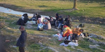 Τραγωδία μεταναστών στον Έβρο: Κυβέρνηση και αντιπολίτευση σε σκληρή κόντρα – “Κυβερνούν με ψέματα” κατηγορεί ο Τσίπρας – Για “παραληρηματικό μένος” μιλάει ο Οικονόμου 
