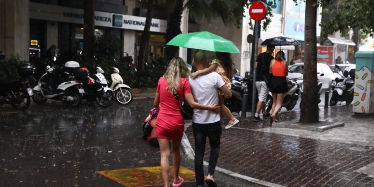 Έκτακτο Δελτίο Καιρού: Έντονα φαινόμενα στην καρδιά του Καλοκαιριού – Καταιγίδες, κεραυνοί και χαλάζι – Βελτίωση τον Δεκαπενταύγουστο