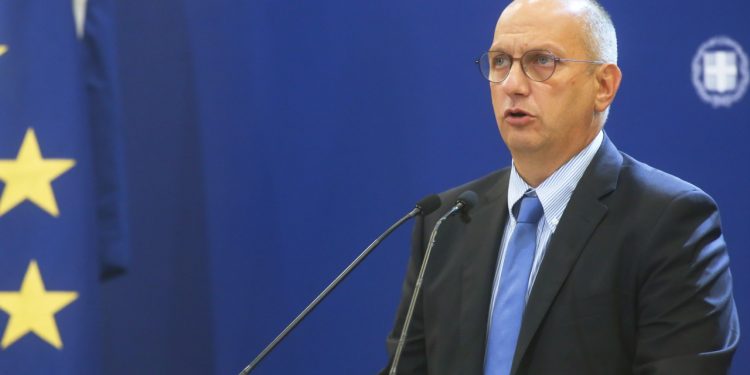 Κυβέρνηση για Ανδρουλάκη: Ο πρόεδρος του ΠΑΣΟΚ αρνείται να ενημερωθεί – Δεν συνεχίζουμε την ανταλλαγή δηλώσεων, η συνέχεια στη Βουλή 