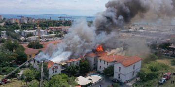 Μεγάλη φωτιά στο Ελληνικό Νοσοκομείο στο Βαλουκλή στην Κωνσταντινούπολη – Συντετριμμένος ο Οικουμενικός Πατριάρχης | ΦΩΤΟ