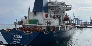 Απέπλευσε από την Οδησσό το πρώτο πλοίο μετά τον πόλεμο – Το “Razoni” με σημαία Σιέρα Λεόνε μεταφέρει 26.527 τόνους καλαμπόκι με προορισμό τον Λίβανο | ΦΩΤΟ