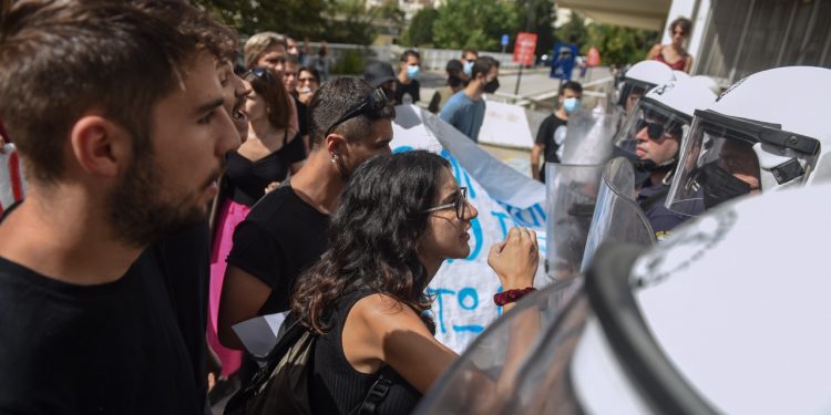 Θεσσαλονίκη: Δύο συλλήψεις μετά τα επεισόδια στο ΑΠΘ – Νέα πορεία φοιτητώv κατά της Πανεπιστημιακής Αστυνομίας – Όλα δείχνουν πως θα υπάρξουν αντιδράσεις διαρκείας | ΦΩΤΟ