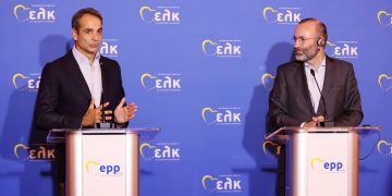 Μητσοτάκης: “Η ΝΔ επιδεικνύει πρωτοφανή πολιτική αντοχή – Διαχειριστήκαμε τις κρίσεις με αποτελεσματικότητα” – Βέμπερ: “Η Ελλάδα έχει αφήσει πίσω της την κρίση”