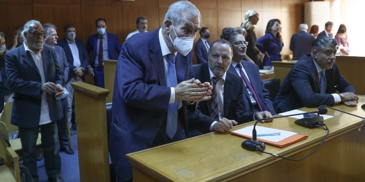 Ειδικό Δικαστήριο: Άρχισε η δίκη με κατηγορούμενους τους Δ. Παπαγγελόπουλο και Ελ. Τουλουπάκη – Ποιες οι κατηγορίες – Διακόπηκε για την Πέμπτη | ΦΩΤΟ