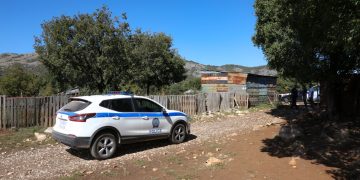 Σοκ στην Καβάλα: Σκότωσε με κυνηγετική καραμπίνα τη γυναίκα του, το 10 μηνών μωρό τους και μετά αυτοκτόνησε – Αιτία η διαμάχη για την επιμέλεια του παιδιού 