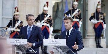 Μακρόν: Η Γαλλία στηρίζει την Ελλάδα – Απαράδεκτες οι προκλήσεις κατά της εδαφικής της ακεραιότητας – Μητσοτάκης: Ασπίδα τα όπλα και οι ισχυρές συμμαχίες μας | ΦΩΤΟ