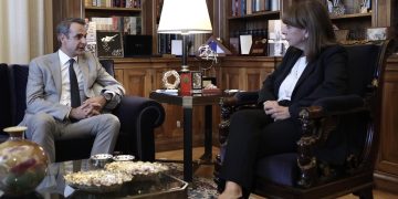 Μητσοτάκης σε Σακελλαροπούλου: Την επόμενη εβδομάδα οι παρεμβάσεις για φθηνότερο φυσικό αέριο και πετρέλαιο θέρμανσης – Κίνητρα για την εξοικονόμηση ενέργειας | ΦΩΤΟ