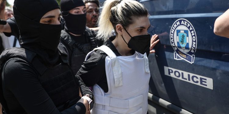 Υπόθεση Πισπιρίγκου: Πολύωρες καταθέσεις δυο ιατροδικαστών για τους θανάτους της Μαλένας και της Ίριδας – Οφείλονται σε ασφυξία από βίαιη ενέργεια | ΦΩΤΟ