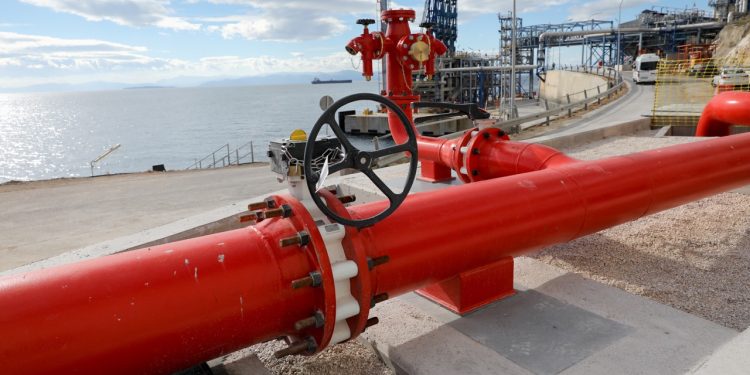 Πλαφόν στη χονδρική τιμή του φυσικού αερίου ζητούν η Ελλάδα και άλλες 14 χώρες της ΕΕ – Είναι το μόνο μέτρο που θα βοηθήσει, λένε σε επιστολή τους προς την Κομισιόν