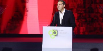 Τσίπρας στη ΔΕΘ: “Μια Αγία οικογένεια ή μια Προοδευτική Συμμαχία; Αυτό είναι το δίλημμα που έχει κάθε δημοκρατικός πολίτης, είτε ανήκει στην Αριστερά, είτε στο Κέντρο, είτε στη Δεξιά” | ΦΩΤΟ 