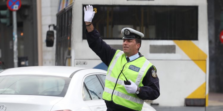 Ο Δακτύλιος ξανά στη ζωή της πόλης – Από τη Δευτέρα 10 Οκτωβρίου οι περιορισμοί στην κυκλοφορία των αυτοκινήτων στο κέντρο της Αθήνας – Ποια οχήματα επιτρέπεται να κυκλοφορούν