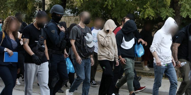 Συμμορία Πολυτεχνειούπολης: Προφυλακιστέοι επτά από τους συλληφθέντες για εγκληματική δράση με ορμητήριο την Φοιτητική Εστία