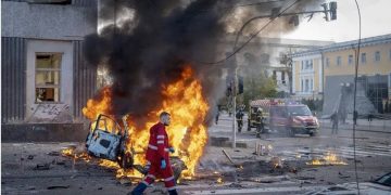 Σύνοδος κορυφής G7 για την Ουκρανία – Κρεμλίνο: “Προειδοποιούμε τη Δύση για τον κίνδυνο ανεξέλεγκτης κλιμάκωσης από την μεγαλύτερη ανάμιξη της στη σύρραξη”
