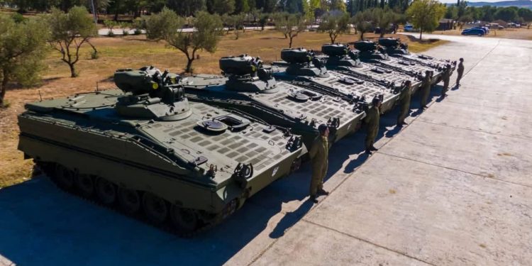 Έφτασαν από τη Γερμανία τα πρώτα έξι τεθωρακισμένα οχήματα μάχης Marder 1A3 – Θα παραληφθούν 40 συνολικά για να στείλει η Ελλάδα στην Ουκρανία 40 σοβιετικά άρματα BMP | ΦΩΤΟ