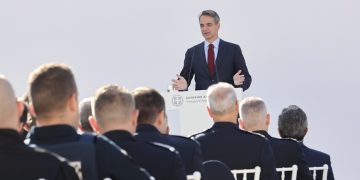 Μητσοτάκης στην Αστυνομία: “Η ασφάλεια όλων πρώτη μας προτεραιότητα, αποτελεί θεμελιώδες αγαθό – Δεν θα γίνει ανεκτή καμία κατάχρηση οργάνου της τάξης εις βάρος πολίτη | ΦΩΤΟ