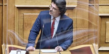 Σκάνδαλο Πάτση: Εκτός Κ.Ο. της ΝΔ ο βουλευτής μετά τις αποκαλύψεις για τις δουλειές του με τα κόκκινα δάνεια – Παραιτήθηκε ο Διευθύνων των ΕΛΤΑ, που πλήρωναν τον Πάτση