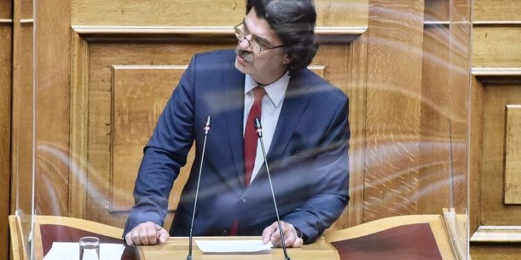 Σκάνδαλο Πάτση: Εκτός Κ.Ο. της ΝΔ ο βουλευτής μετά τις αποκαλύψεις για τις δουλειές του με τα κόκκινα δάνεια – Παραιτήθηκε ο Διευθύνων των ΕΛΤΑ, που πλήρωναν τον Πάτση