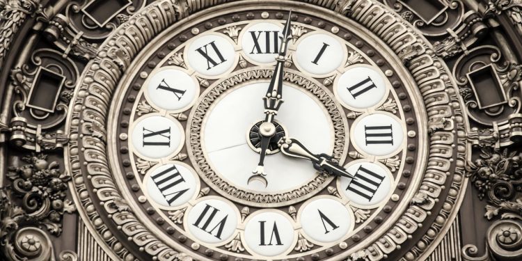 Αλλαγή ώρας: Την Κυριακή γυρίζουμε τα ρολόγια μία ώρα πίσω από 04:00 π.μ. σε 03:00 π.μ. – Γιατί δεν υλοποιήθηκε η απόφαση του Ευρωκοινοβουλίου για κατάργηση της αλλαγής 
