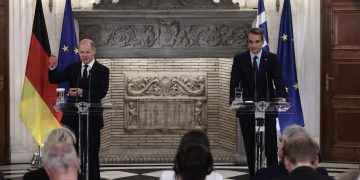 Ο Σολτς στην Αθήνα: “Μόνο με αλληλεγγύη μπορούμε να αντιμετωπίσουμε την ενεργειακή κρίση και το σπεκουλάρισμα των τιμών – Αυτό δεν μπορεί να γίνει σε μια νύχτα” | ΦΩΤΟ