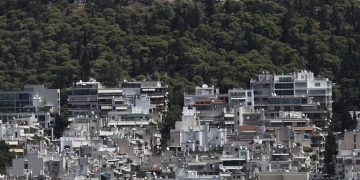 Στεγαστικά δάνεια: Δυσκολεύονται στην ομαλή αποπληρωμή των δόσεων τα νοικοκυριά – Αιτίες είναι η αύξηση των επιτοκίων και η μείωση του πραγματικού εισοδήματός τους