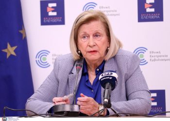 Κορονοϊός-Θεοδωρίδου: Δεν θα υπάρξουν άμεσα νέα επικαιροποιημένα εμβόλια, ούτε για τη γρίπη και τον κορονοϊό μαζί – Πρέπει να κάνουμε αυτά που υπάρχουν – Τι είπε για την “τρι-δημία”