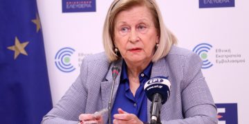 Κορονοϊός-Θεοδωρίδου: Δεν θα υπάρξουν άμεσα νέα επικαιροποιημένα εμβόλια, ούτε για τη γρίπη και τον κορονοϊό μαζί – Πρέπει να κάνουμε αυτά που υπάρχουν – Τι είπε για την “τρι-δημία”